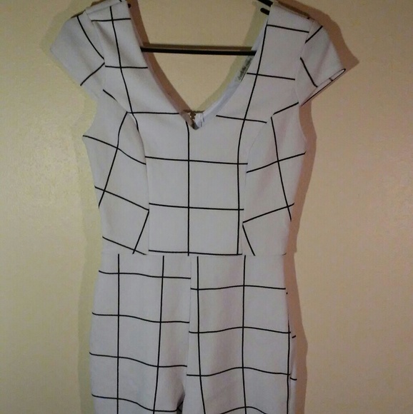 Charlotte Russe Romper - Picture 2 of 6